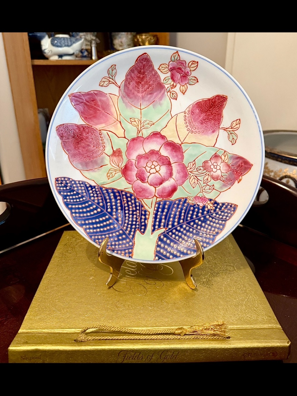 Vintage tobacco leaf plate